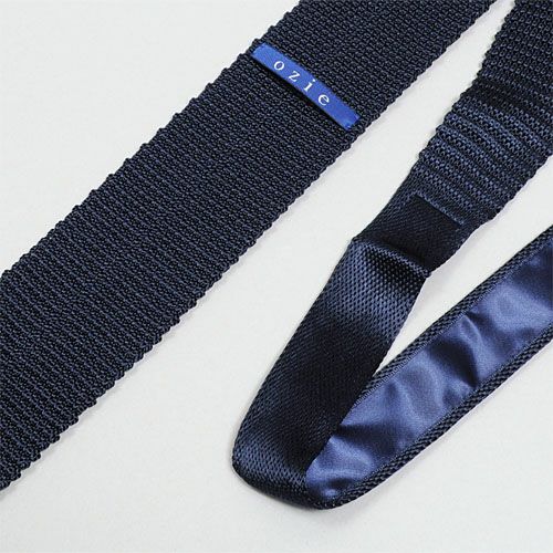 着こなしを彩るネクタイ NK-027-NAVY