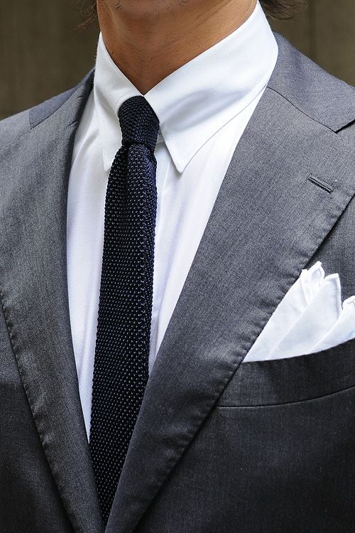 着こなしを彩るネクタイ NK-027-NAVY